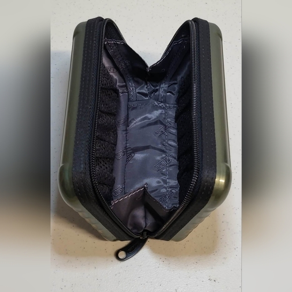 ✨ Rimowa Accessory Case - Picture 5 of 9